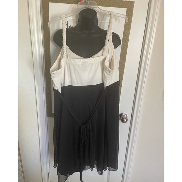 Enfocus Studio Black and White Party Dress - Picture 3 of 3